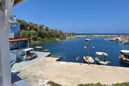 Tuk Tuk Kreta Tours - Sissi port view